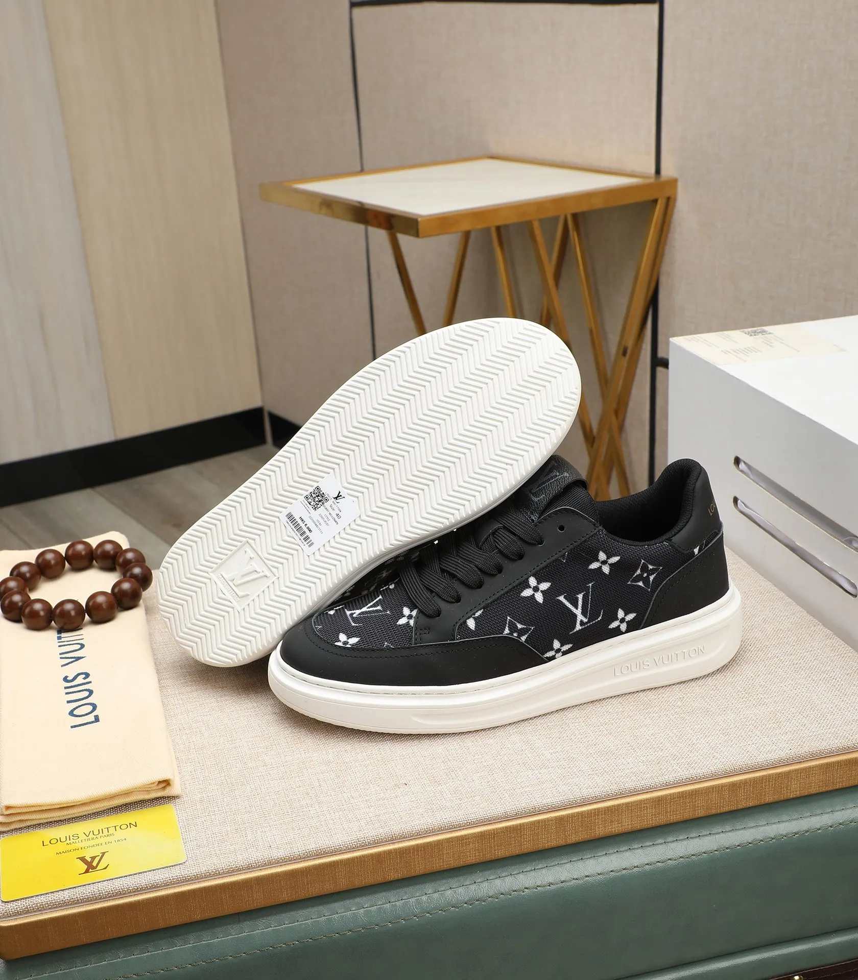 Men's shoes 💰540 💰(Niuli: full package) louis vuitton (Louis Vuitton/lv) top 🔍🔍 new models are on sale at the same time at the counter. The upper 🇮🇹 is imported from Italy, first-layer cowhide, and the lining is fully imported cowhide. 💪💪, completely 1⃣️ to 1 ⃣️Re-engraved🇮🇹💪💪, ⚠Sole: The original sole is specially provided by the original factory, the exclusive movable molded sole is super comfortable, ⚠The original factory follows the order, 🔍🔍high quality, you can enter and exit the counter at will, welcome to compare⚠. Code number:38-44